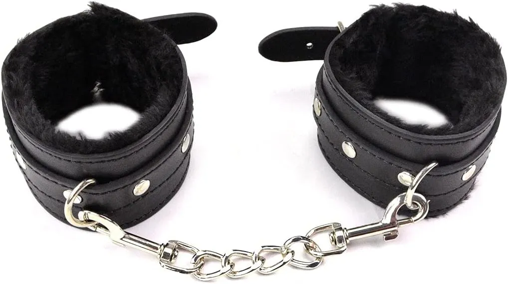 1 Set Black PU Fluffy Plush Handcuff Bracelet - Soft Plush Fur Wrist Binding Cuff Bracelets with Detachable Leash Chain for Women Men Sexy Straps Bondage Kit for Adult Furry Hand Cuffs Sweater Z2