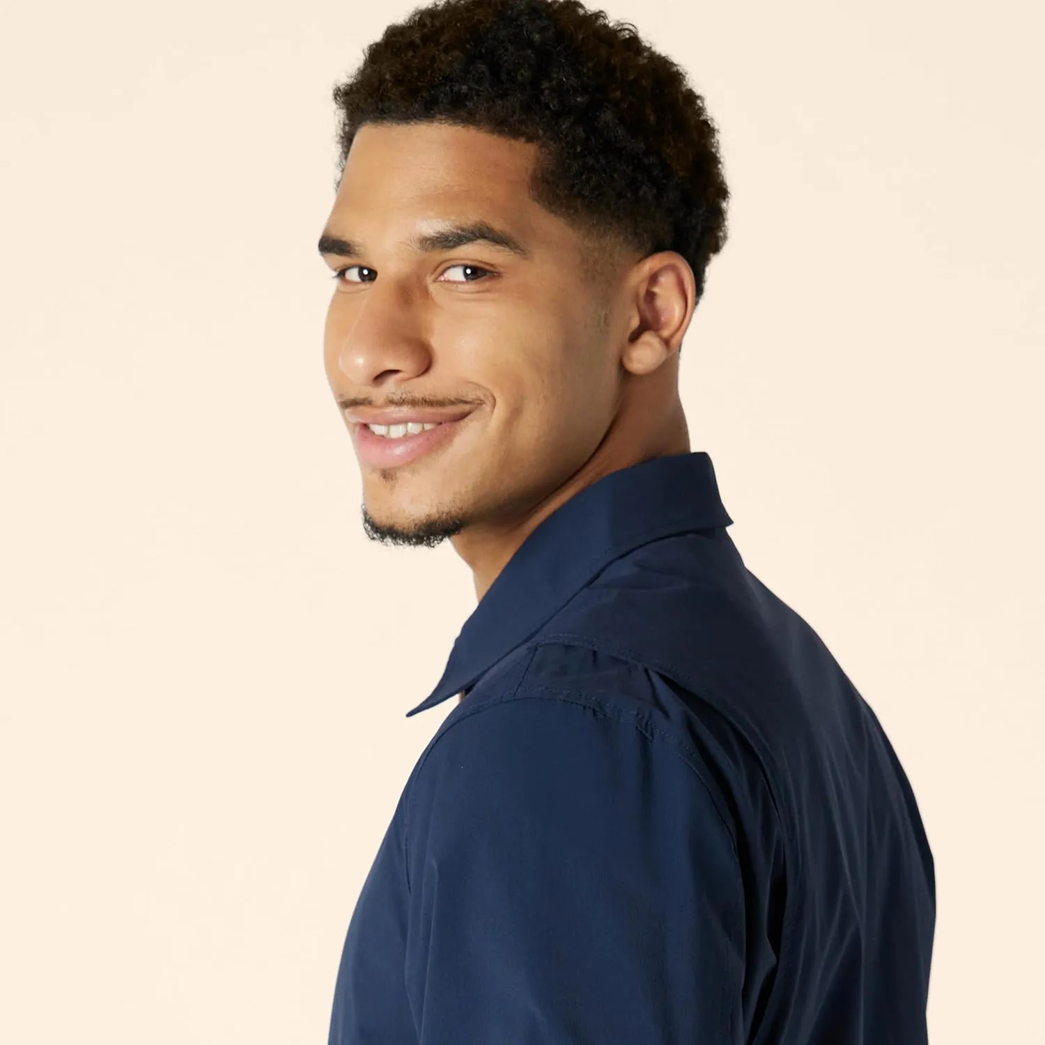 Amazon Essentials Men's Relaxed-Fit Lightweight Stretch Zip-Up Bomber Jacket