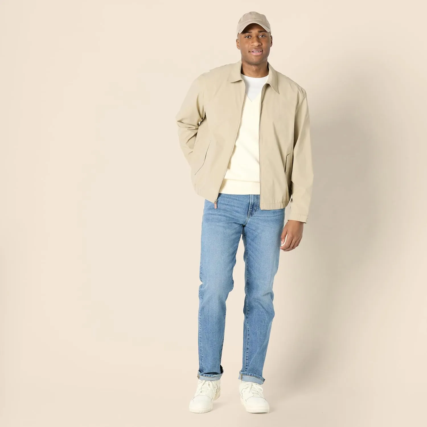 Amazon Essentials Men's Relaxed-Fit Lightweight Stretch Zip-Up Bomber Jacket