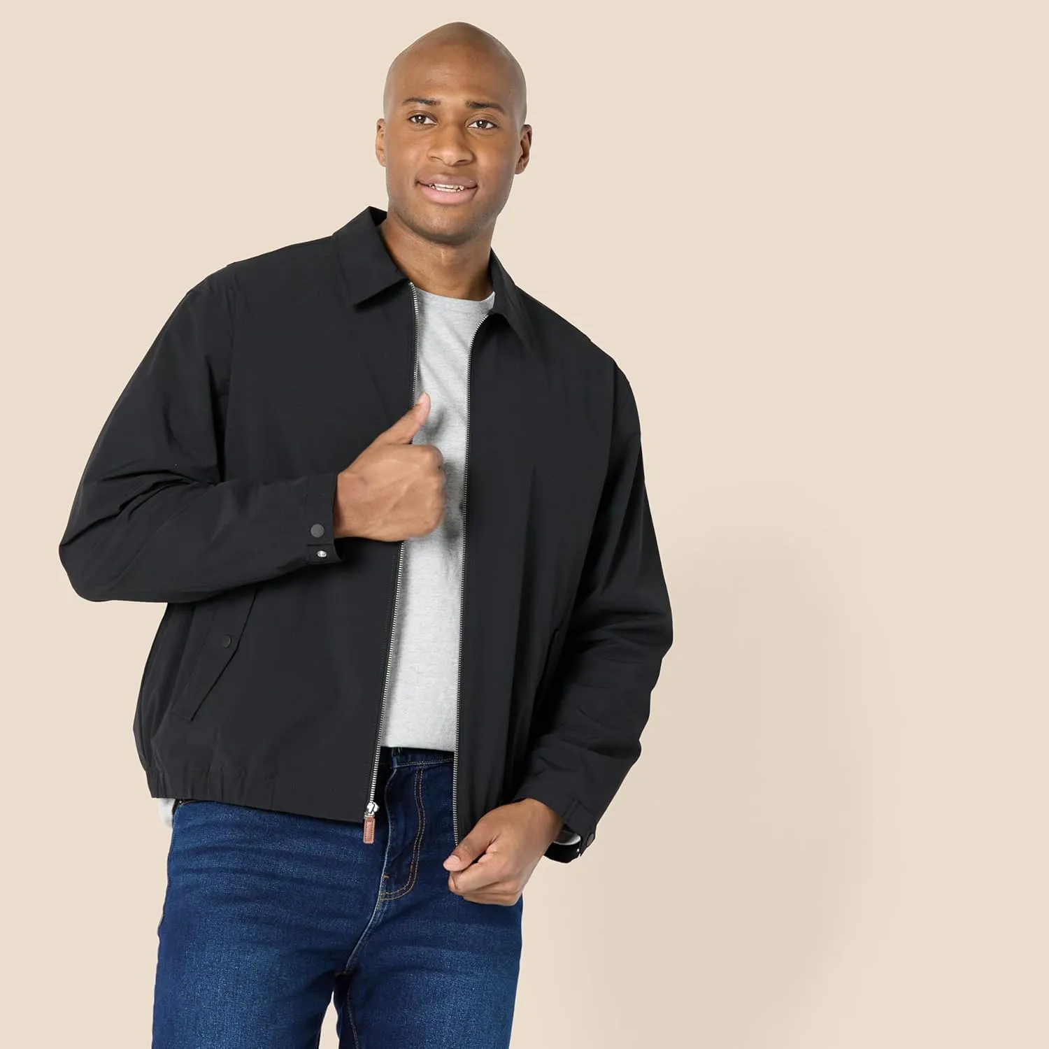 Amazon Essentials Men's Relaxed-Fit Lightweight Stretch Zip-Up Bomber Jacket