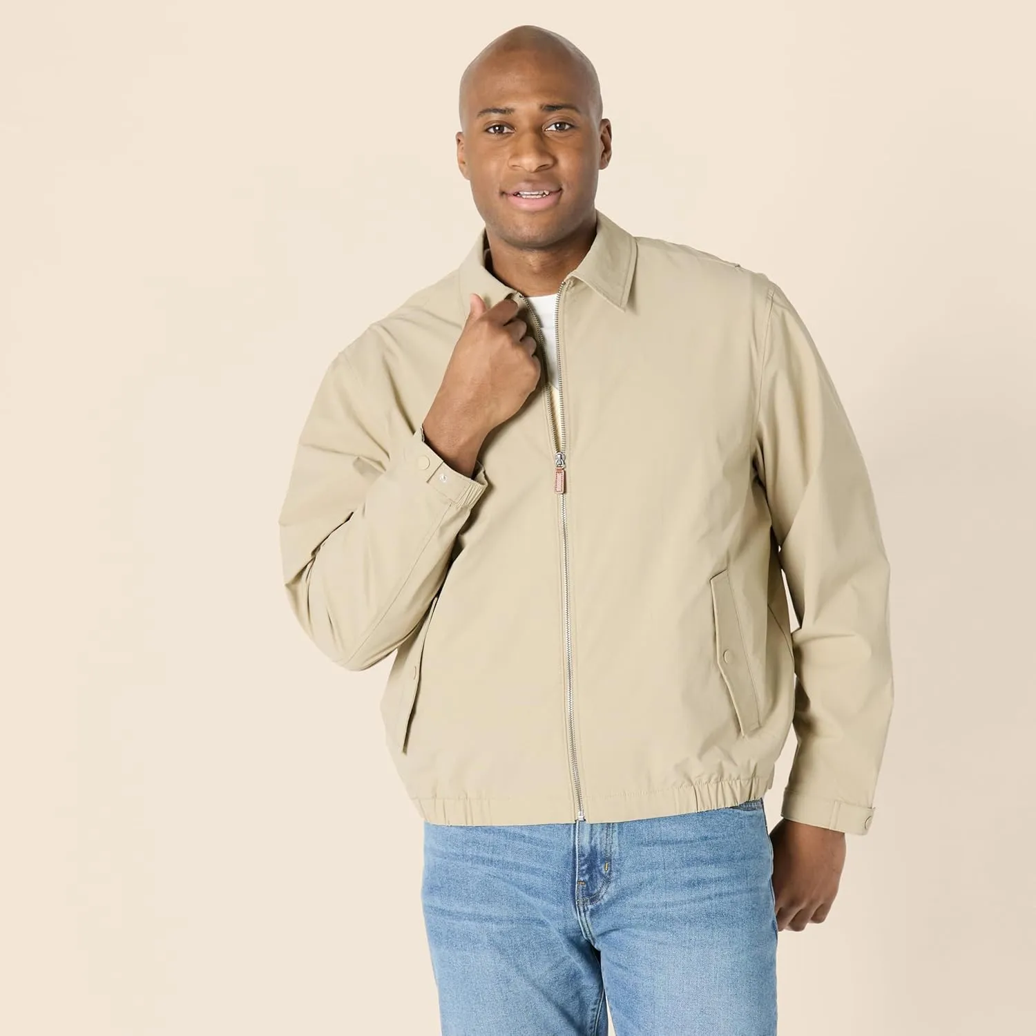 Amazon Essentials Men's Relaxed-Fit Lightweight Stretch Zip-Up Bomber Jacket