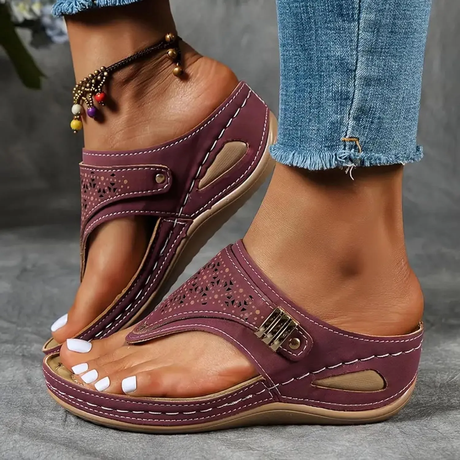 Eduavar Sandals for Women 2025 Dressy Lightweight Platform Thong Sandals Summer Slip On Beach Flip Flops with Arch Support