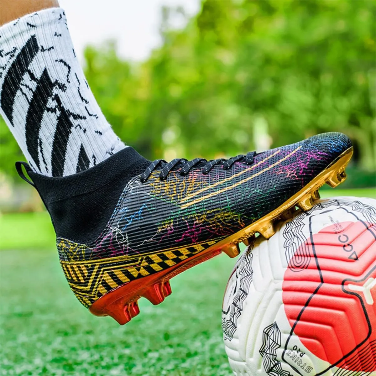 HESBITEUL Mens Athletic Outdoor Indoor Comfortable Soccer Shoes Boys Football Student Cleats Sneaker Shoes High Gripping Power