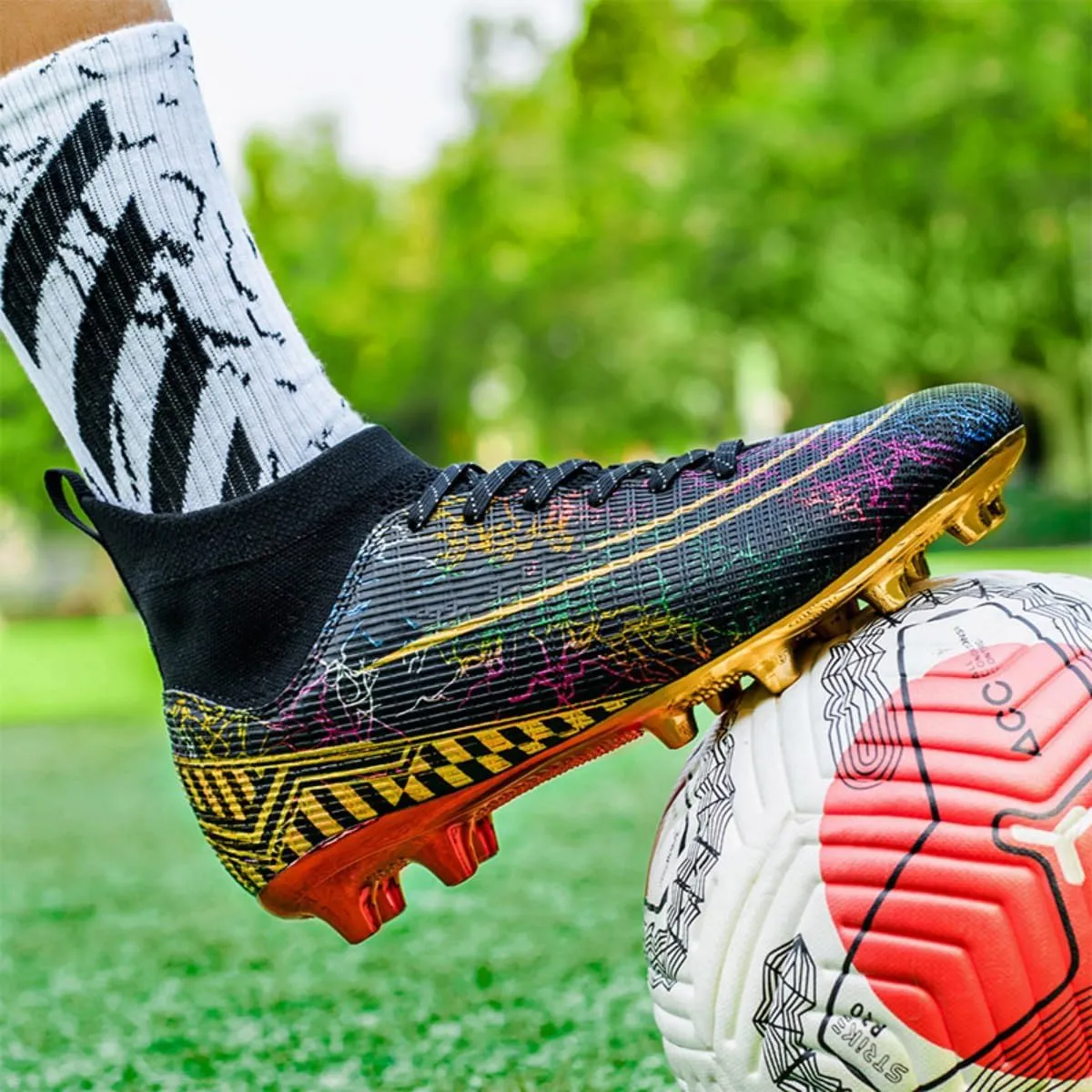 HESBITEUL Mens Athletic Outdoor Indoor Comfortable Soccer Shoes Boys Football Student Cleats Sneaker Shoes High Gripping Power