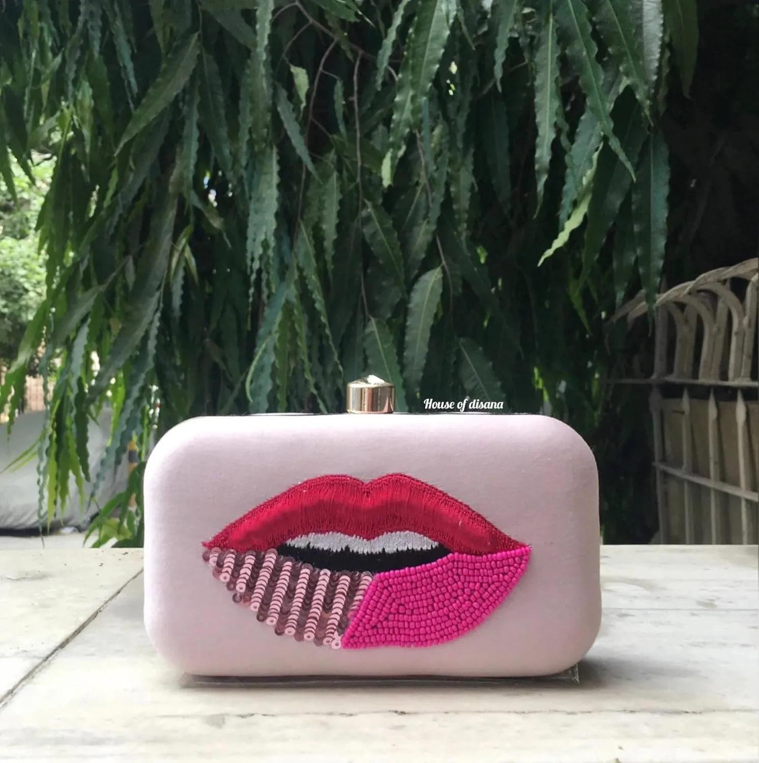 Hot Pink Lips Shaped Beaded Embroidery Clutch Evening Bags for Women Clutch Purse Evening Party Cocktail - (8x4.5 inches (Rectangular))