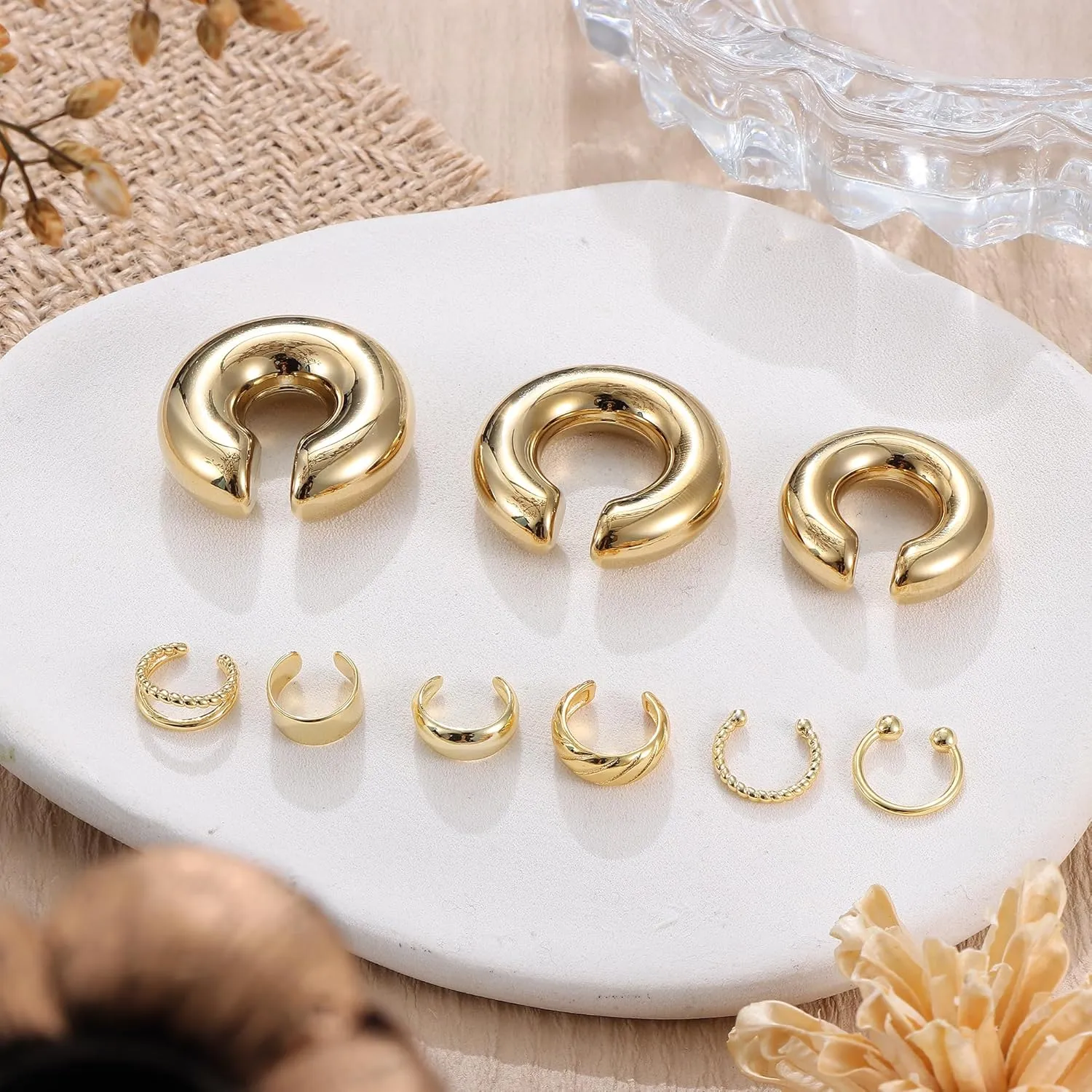 JeryWe 9/12/16 Pcs Gold Ear Cuffs for Women Non Piercing Jewelry 14k Gold Plated Adjustable/Chunky Hollow 4-7MM Ear Cuff Lightweight Trendy Thick Gold Jewelry Non-tarnish Clip on Cartilage Earrings
