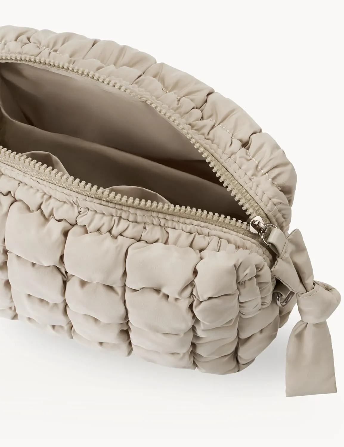 Quilted Makeup Bag Puffy Cosmetic Bag Cute Puffer Travel Toiletry Bag for Women, Large Makeup Pouch for Purse Quilted Cosmetic Pouch for Essentials Toiletries, Christmas for Women, Girls