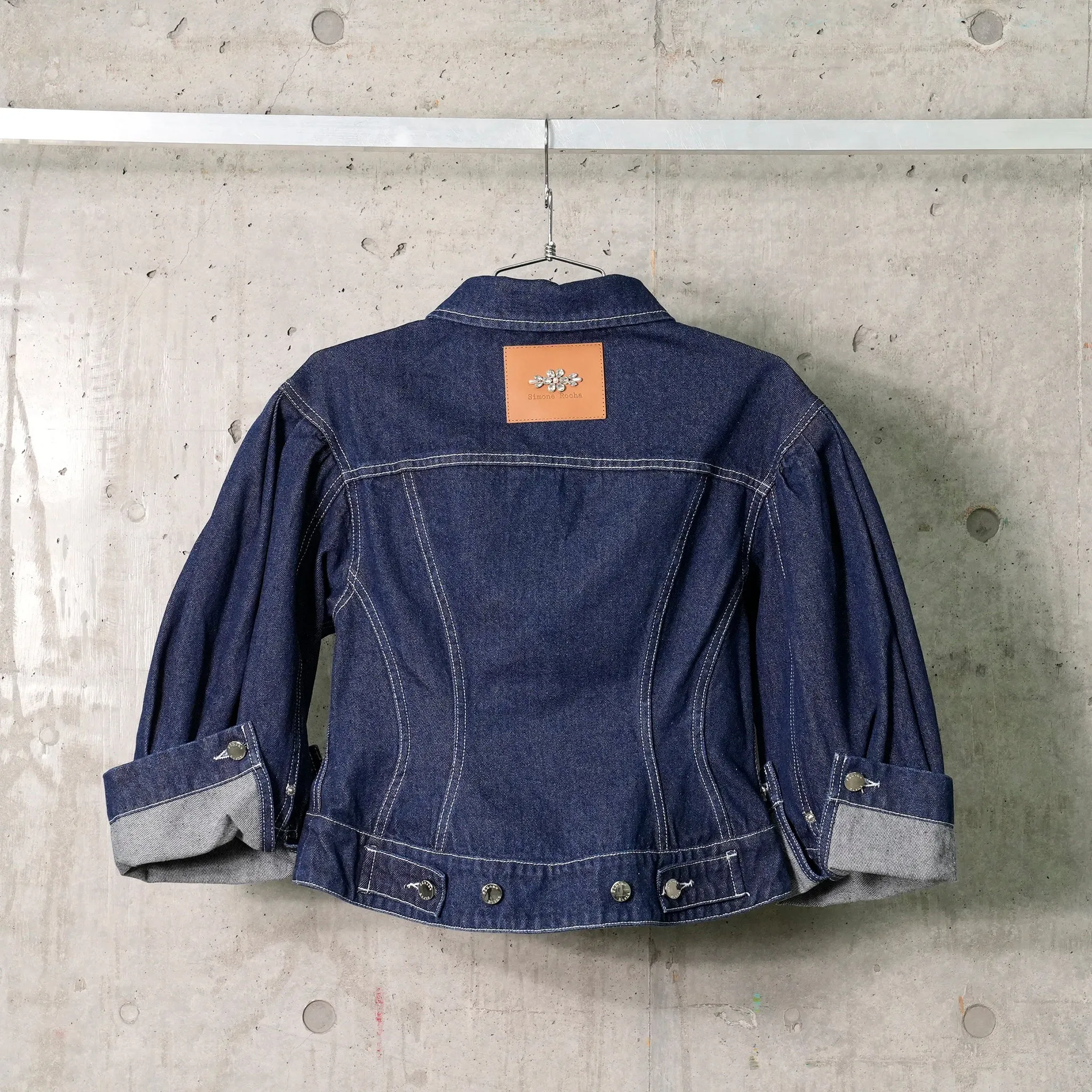 SCULPTED CROPPED DENIM JACKET / INDIGO