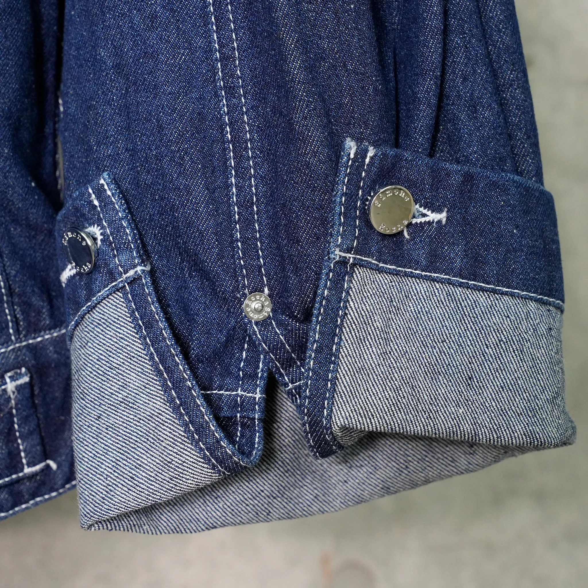 SCULPTED CROPPED DENIM JACKET / INDIGO