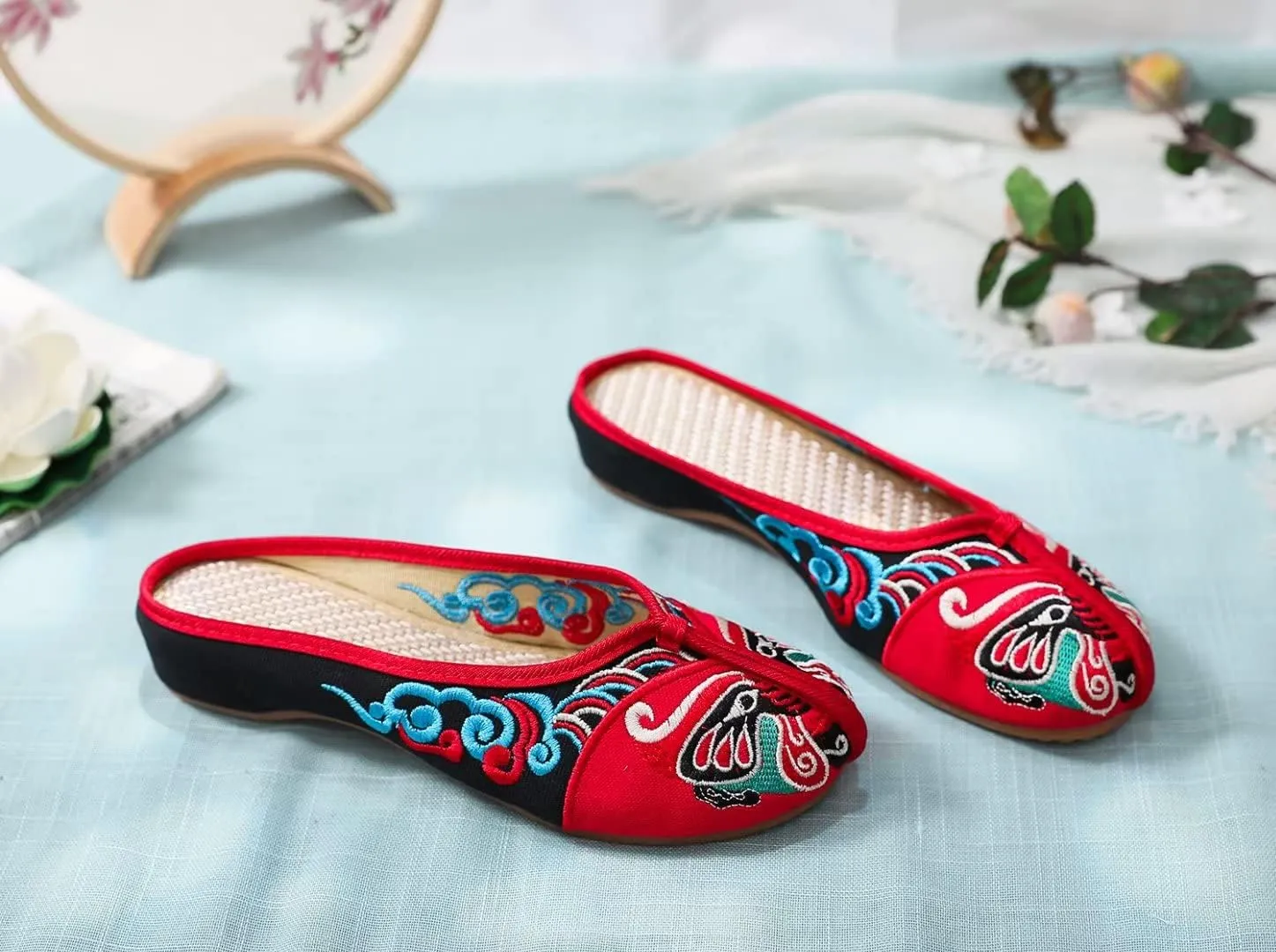 Stunner Flat Mules for Women Round Toe Vintage Embroidered Slip on Loafers Backless Mules