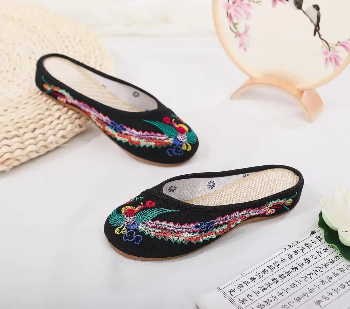 Stunner Flat Mules for Women Round Toe Vintage Embroidered Slip on Loafers Backless Mules