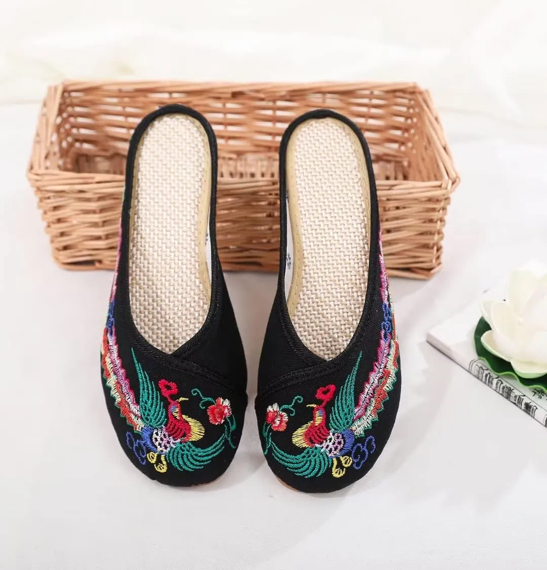Stunner Flat Mules for Women Round Toe Vintage Embroidered Slip on Loafers Backless Mules