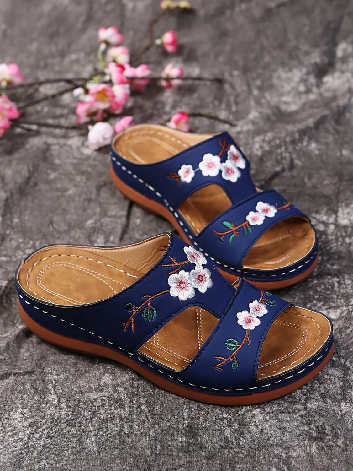 Women Sandals Flower Embroidered Wedge Flat Slipper Casual Open Toe Slip-on Slides Lightweight Comfory Outdoor Shoes